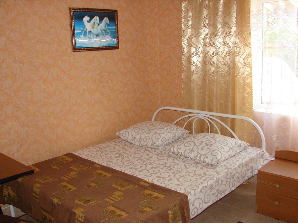Гостиница Солнечный Дворик  Голубицкая