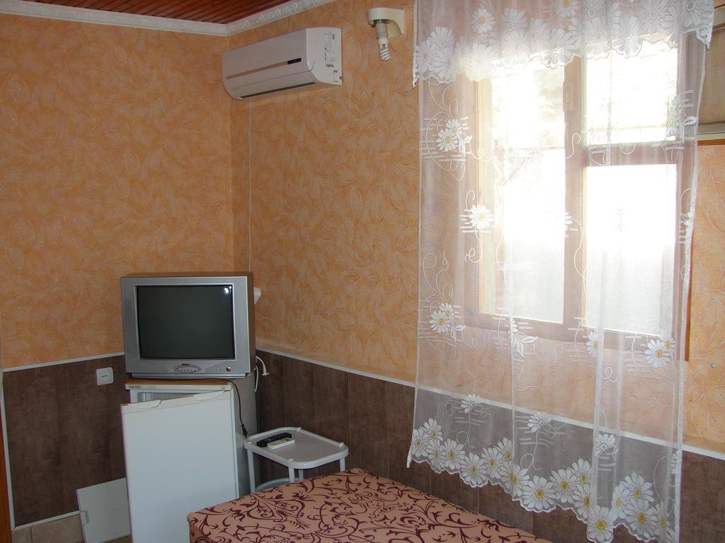 Гостиница Солнечный Дворик  Голубицкая